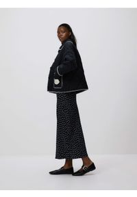 Reserved - Spódnica z wiskozy - czarny. Kolor: czarny. Materiał: wiskoza. Wzór: gładki