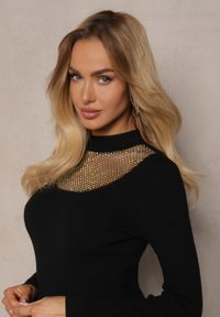 Renee - Czarny Dzianinowy Golf z Siateczkowym Dekoltem i Cyrkoniami Charmico. Typ kołnierza: golf. Kolor: czarny. Materiał: dzianina. Wzór: aplikacja, gładki. Styl: elegancki #3