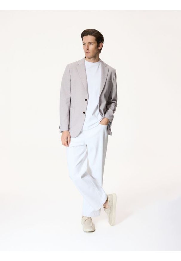 Reserved - Marynarka slim fit z dodatkiem wiskozy - bordowy. Kolor: czerwony. Materiał: wiskoza. Styl: sportowy