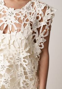 Born2be - Jasnobeżowa Satynowa Sukienka na Ramiączka z Wiskozy i Bawełny z Narzutką Messishis. Okazja: na co dzień. Kolor: beżowy. Materiał: wiskoza, satyna, bawełna. Długość rękawa: na ramiączkach. Wzór: aplikacja. Sezon: lato. Styl: casual #2