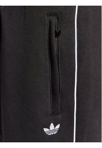 Adidas - adidas Szorty sportowe Adicolor Seasonal Archive HR3323 Czarny Regular Fit. Kolor: czarny. Materiał: syntetyk. Styl: sportowy #3