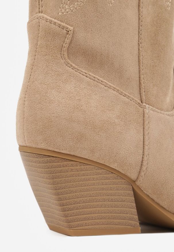 Renee - Ciemnobeżowe Ażurowe Kozaki Kowbojki na Obcasie typu Stożek Tidrina. Kolor: beżowy. Materiał: zamsz. Wzór: ażurowy. Obcas: na obcasie. Styl: elegancki. Wysokość obcasa: średni