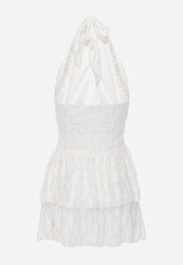 Renee - Biała Sukienka Halter z Koronki Zdobiona Metalicznymi Guziczkami Corrarea. Typ kołnierza: dekolt halter. Kolor: biały. Materiał: koronka. Wzór: aplikacja, koronka