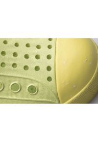 Buty Native Jefferson Bloom Jr 15100148-3304 zielone. Nosek buta: okrągły. Kolor: zielony. Materiał: guma. Wzór: ażurowy #9