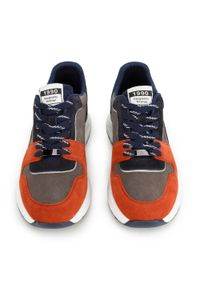 Wittchen - Męskie sneakersy z odblaskową wstawką szaro-pomarańczowe. Okazja: na co dzień. Nosek buta: okrągły. Kolor: wielokolorowy, pomarańczowy, szary. Materiał: zamsz, skóra #6