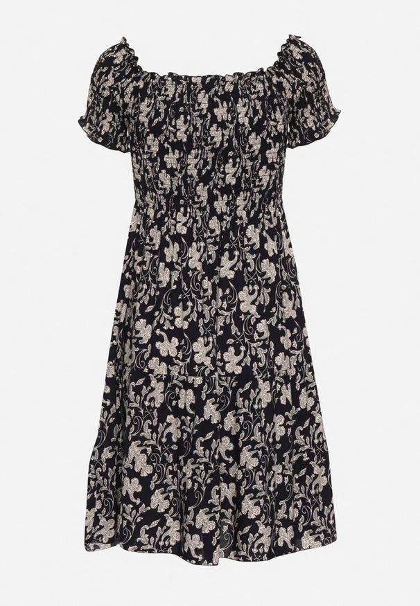 Born2be - Granatowa Bawełniana Sukienka z Dekoltem Typu Hiszpanka i Lekką Falbanką Hannesia. Okazja: na co dzień. Typ kołnierza: dekolt hiszpanka. Kolor: niebieski. Materiał: bawełna. Sezon: wiosna, lato. Styl: casual, elegancki. Długość: mini