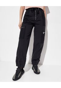 MONCLER - Czarne spodnie z kieszeniami. Kolor: czarny. Materiał: nylon