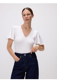 Reserved - Body z dodatkiem modalu - biały. Kolor: biały. Materiał: dzianina