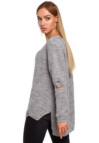 MOE - Luźny asymetryczny sweter oversize z modnymi dziurami. Materiał: jeans, akryl. Długość: krótkie #4
