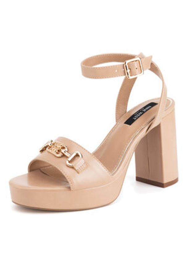 Nine West Sandały R25SS04320 Beżowy. Kolor: beżowy. Materiał: materiał, syntetyk