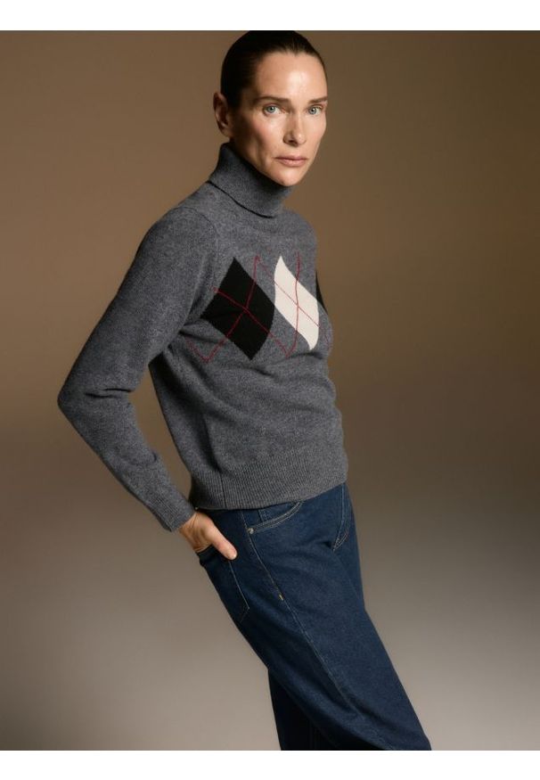 Reserved - Wełniany golf w romby - wielobarwny. Typ kołnierza: golf. Materiał: wełna