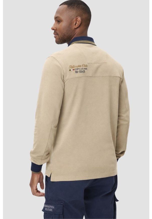 Aeronautica Militare - AERONAUTICA MILITARE Beżowy bawełniany męski longsleeve polo, Rozmiar 3XL. Okazja: na co dzień. Typ kołnierza: polo. Kolor: beżowy. Materiał: bawełna. Długość rękawa: długi rękaw. Wzór: aplikacja. Styl: sportowy, casual