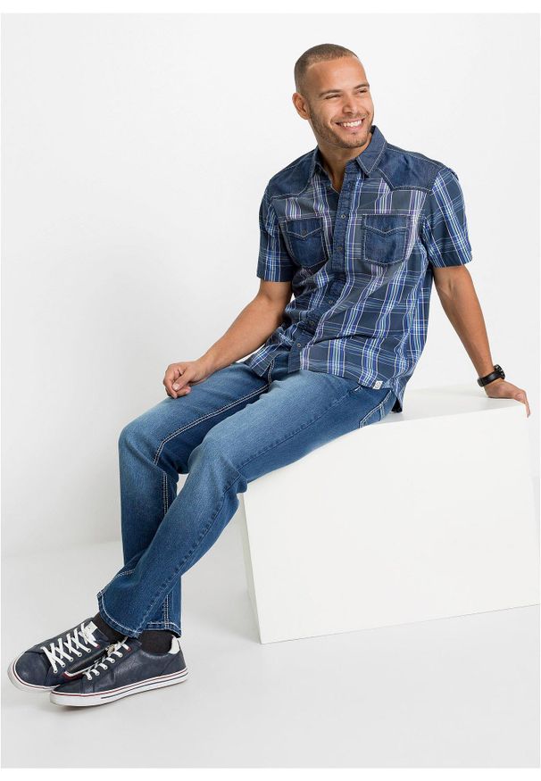 bonprix - Koszula z krótkim rękawem i jeansową wstawką z czystej bawełny. Kolor: niebieski. Materiał: bawełna, tkanina, jeans. Długość rękawa: krótki rękaw. Długość: krótkie. Wzór: aplikacja. Styl: elegancki