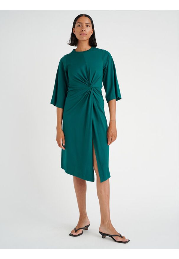 InWear Sukienka codzienna Mateo 30107474 Zielony Regular Fit. Okazja: na co dzień. Kolor: zielony. Materiał: wiskoza. Typ sukienki: proste. Styl: casual