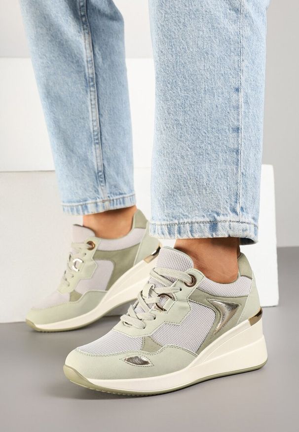 Renee - Jasnozielone Miejskie Sneakersy na Koturnie Cenerra. Okazja: na co dzień, na spacer. Kolor: zielony. Materiał: jeans. Obcas: na koturnie. Sport: turystyka piesza