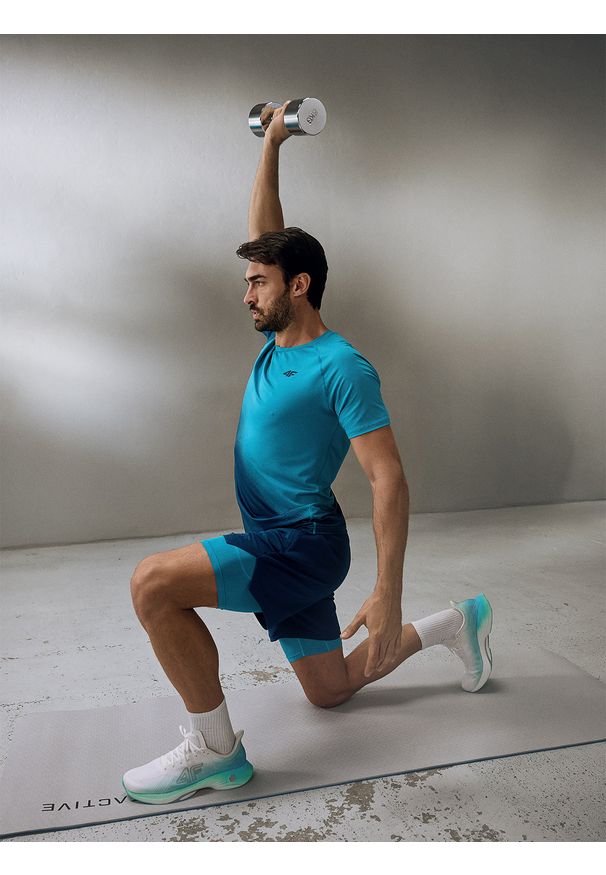 4f - 4F Koszulka treningowa regular szybkoschnąca męska - turkusowa XXL. Kolor: turkusowy. Materiał: skóra. Sport: fitness