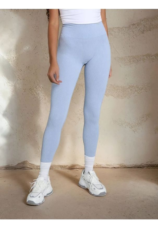 Sinsay - Legginsy high waist w prążek - niebieski. Stan: podwyższony. Kolor: niebieski. Wzór: prążki