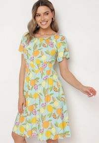 Born2be - Jasnoniebieska Sukienka Hiszpanka z Bawełną i Motywem Cytrusów Avfila. Okazja: na co dzień. Typ kołnierza: dekolt hiszpanka. Kolor: niebieski. Materiał: bawełna. Sezon: lato. Styl: casual, elegancki #1