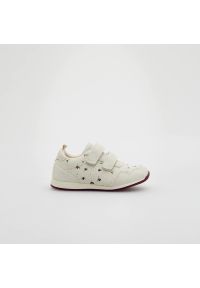 Reserved - Sneakersy z łączonych materiałów - Kremowy. Kolor: kremowy. Materiał: materiał