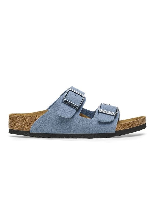 Klapki Birkenstock Arizona Kids Bs Jr 1026424 niebieskie. Nosek buta: otwarty. Zapięcie: pasek. Kolor: niebieski. Materiał: nubuk, welur, polar, materiał, zamsz. Wzór: paski