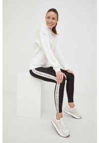 Guess bluza damska kolor biały z kapturem z aplikacją. Typ kołnierza: kaptur. Kolor: biały. Materiał: materiał, dzianina, wiskoza. Wzór: aplikacja #2
