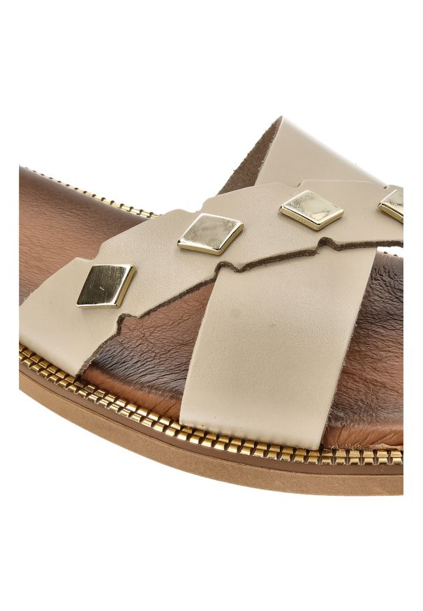 Beżowe Sandały Armodo Wygodne Obuwie Damskie. Okazja: na co dzień. Zapięcie: pasek. Kolor: beżowy. Materiał: jeans. Wzór: aplikacja, paski. Sezon: lato. Styl: casual, elegancki