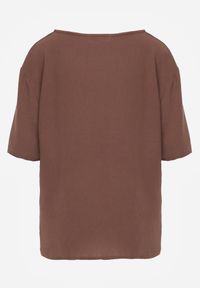 Born2be - Brązowy Minimalistyczny T-shirt z Teksturowanej Tkaniny z Bawełną Shinost. Okazja: na co dzień, do pracy. Kolekcja: plus size. Kolor: brązowy. Materiał: tkanina, bawełna. Styl: casual #6