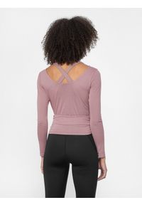 4f - Longsleeve crop-top do jogi z dodatkiem modalu damski. Kolor: różowy. Materiał: dzianina. Długość rękawa: długi rękaw. Sport: joga i pilates