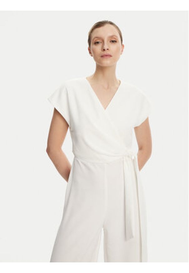 Rinascimento Kombinezon CFC0122679003 Biały Regular Fit. Kolor: biały. Materiał: syntetyk