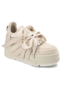 CheBello - Beżowe Sneakersy Chebello Eleganckie Obuwie Damskie Na Platformie. Okazja: na co dzień. Zapięcie: sznurówki. Kolor: beżowy. Materiał: skóra, jeans. Wzór: aplikacja. Obcas: na platformie. Styl: elegancki