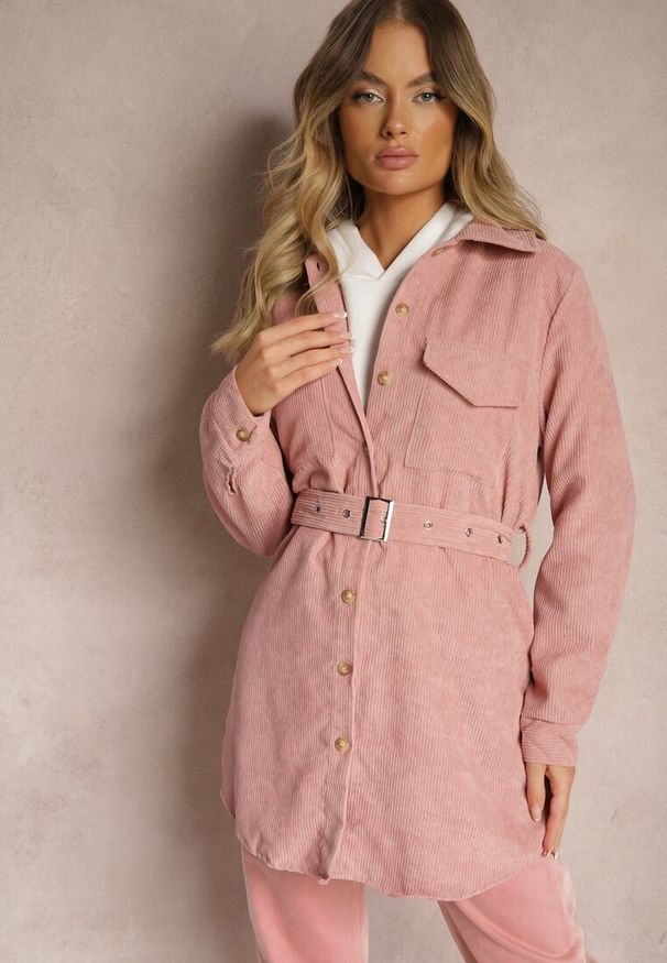 Renee - Różowa Sztruksowa Koszula Długa z Kieszeniami i Paskiem Tahise. Kolor: różowy. Materiał: sztruks. Długość: długie