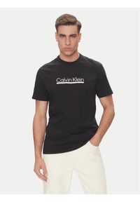 Calvin Klein T-Shirt Outline Tape Graphic LV04RC852G Czarny Regular Fit. Kolor: czarny. Materiał: bawełna #1