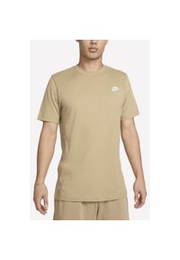 Koszulka Nike Sportswear Club 297 beżowy parachute. Kolor: brązowy. Sport: skateboard #1