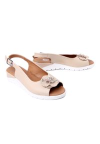 Artiker Relaks 58C3184, sandały damskie. Kolor: beżowy. Materiał: skóra. Obcas: na koturnie #1