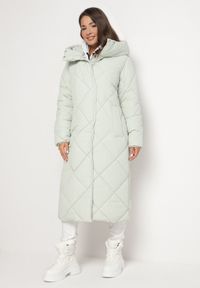 Born2be - Jasnozielona Kurtka Płaszcz z Geometrycznym Pikowaniem Johnatta. Kolor: zielony. Wzór: geometria #4