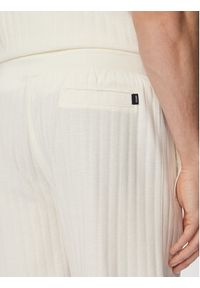 JOOP! Szorty materiałowe Juanito 30104273 Kremowy Regular Fit. Kolor: kremowy. Materiał: bawełna #4