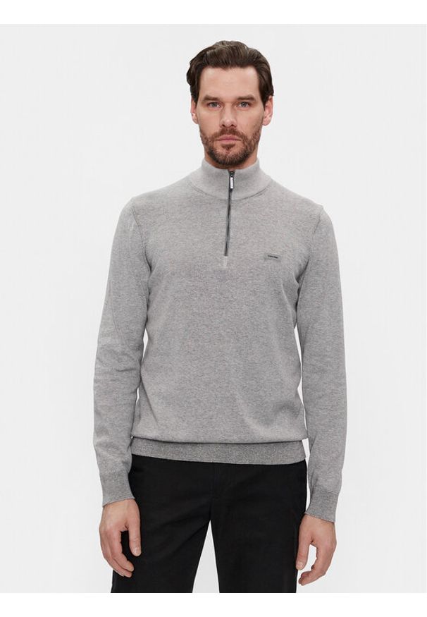 Calvin Klein Sweter K10K112735 Szary Regular Fit. Kolor: szary. Materiał: bawełna