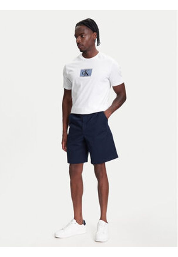 Calvin Klein Jeans Szorty materiałowe LV040EM618 Granatowy Regular Fit. Kolor: niebieski. Materiał: bawełna