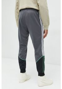 adidas Originals spodnie dresowe męskie kolor szary z aplikacją. Kolor: szary. Materiał: dresówka. Wzór: aplikacja #4