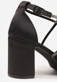 Renee - Czarne Satynowe Czółenka Vices z Cyrkoniami i Wkładką ze Skóry Naturalnej Resiyana. Okazja: na wesele, do pracy, na ślub cywilny. Zapięcie: sprzączka. Kolor: czarny. Materiał: skóra, satyna. Wzór: aplikacja #6