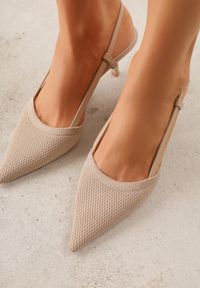 Born2be - Beżowe Sandały na Szpilce z Odkrytą Piętą i Ażurowym Wzorem Kervidia. Okazja: na co dzień. Zapięcie: sprzączka. Kolor: beżowy. Wzór: ażurowy. Obcas: na szpilce. Styl: casual, elegancki, klasyczny #5