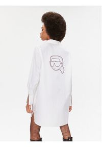 Karl Lagerfeld - KARL LAGERFELD Sukienka koszulowa Ikonik 235W1600 Biały Regular Fit. Typ kołnierza: dekolt w karo. Kolor: biały. Materiał: bawełna. Typ sukienki: koszulowe #5