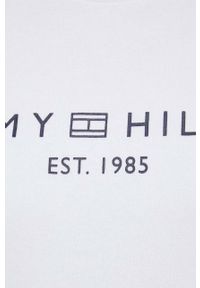 TOMMY HILFIGER - Tommy Hilfiger bluza damska kolor biały. Kolor: biały. Materiał: bawełna. Wzór: nadruk. Styl: klasyczny #4