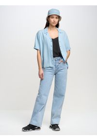 Big-Star - Koszula damska w stylu jeans look Edana 198. Typ kołnierza: kołnierzyk klasyczny. Kolor: niebieski. Materiał: jeans. Wzór: jednolity. Styl: klasyczny