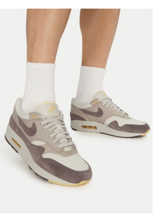 Nike Sneakersy Air Max 1 Premium IB6390 001 Biały. Kolor: biały. Materiał: skóra. Model: Nike Air Max