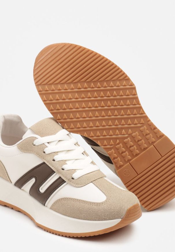 Renee - Ciemnobeżowe Sneakersy Ozdobione Geometrycznym Motywem Dalvisa. Okazja: na co dzień. Zapięcie: sznurówki. Kolor: beżowy. Wzór: aplikacja, geometria. Obcas: na płaskiej podeszwie