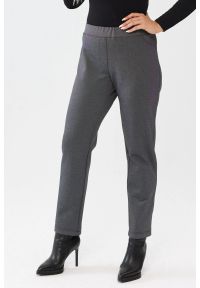 Moda Size Plus Iwanek - Spodnie Liora w odcieniach szarości - elegancja i komfort w jednym PLUS SIZE XXL OVERSIZE JESIEŃ. Okazja: na co dzień, do pracy, na spotkanie biznesowe. Kolekcja: plus size. Materiał: poliester, tkanina. Długość: krótkie. Sezon: jesień. Styl: biznesowy, klasyczny, casual, elegancki #1