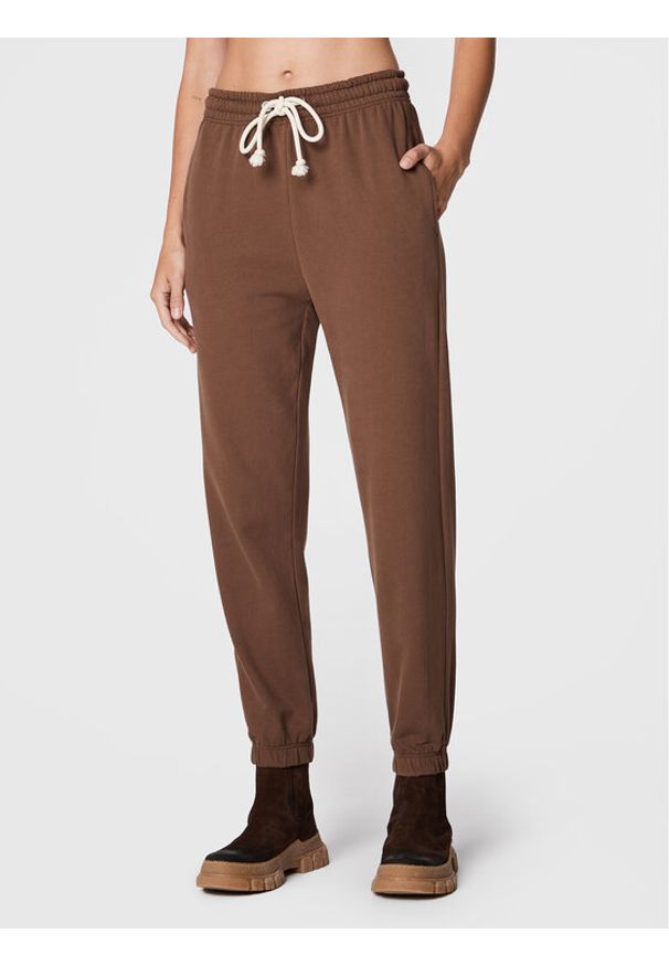 Marc O'Polo Spodnie dresowe M08 4061 19173 Brązowy Regular Fit. Kolor: brązowy. Materiał: bawełna