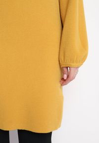 Born2be - Żółta Sweterkowa Sukienka Mini z Gładkiej Dzianiny Narel. Kolor: żółty. Materiał: dzianina. Wzór: gładki. Typ sukienki: proste. Długość: mini #4