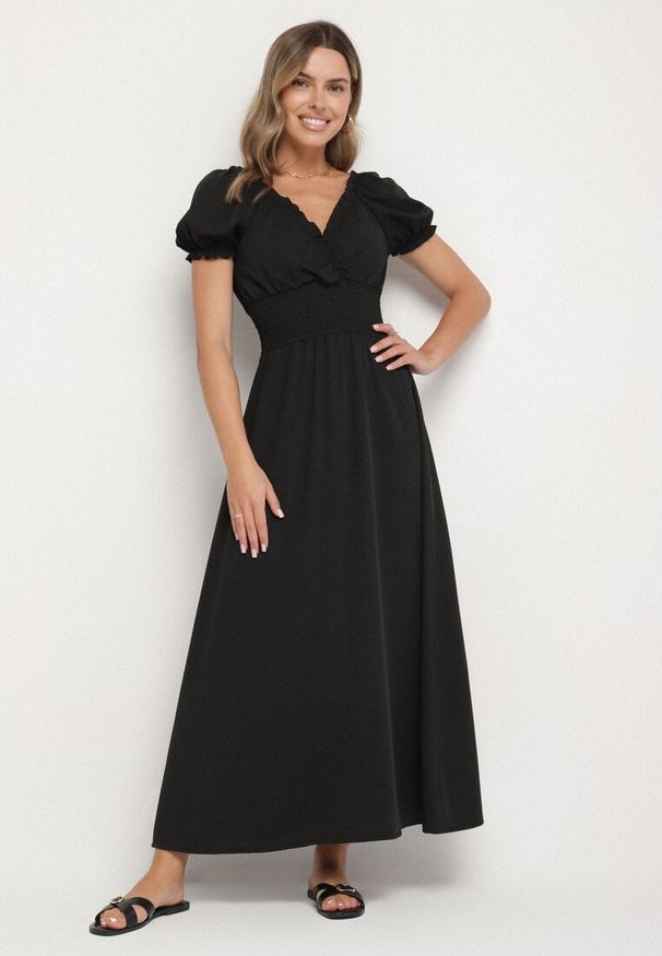 Born2be - Czarna Sukienka Ozdobiona Bufkami Dolinossa. Okazja: na co dzień. Kolor: czarny. Wzór: aplikacja. Sezon: lato. Styl: casual